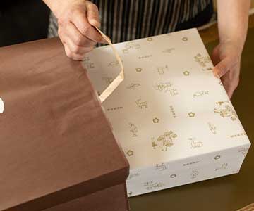 紙袋に商品